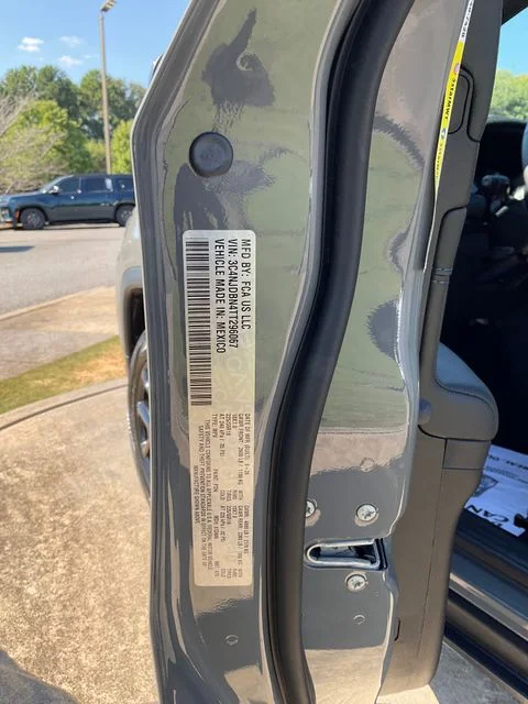 New 2026 Sting-Gray Clearcoat Jeep Latitude image 30