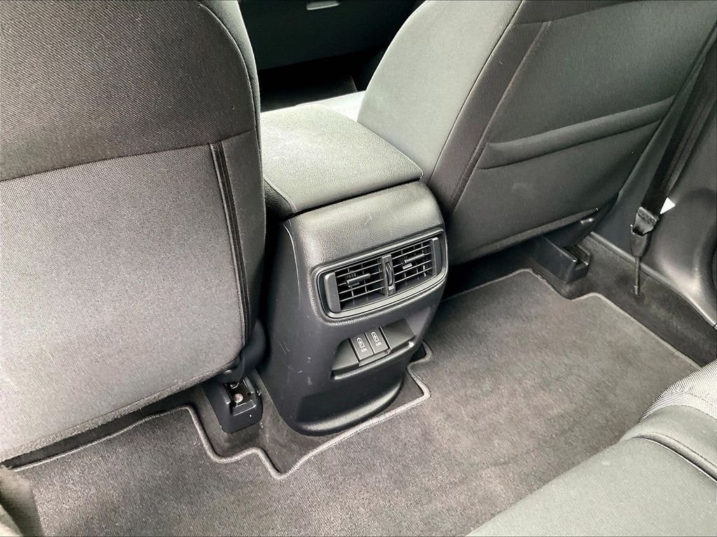Used 2018 White Honda EX image 28