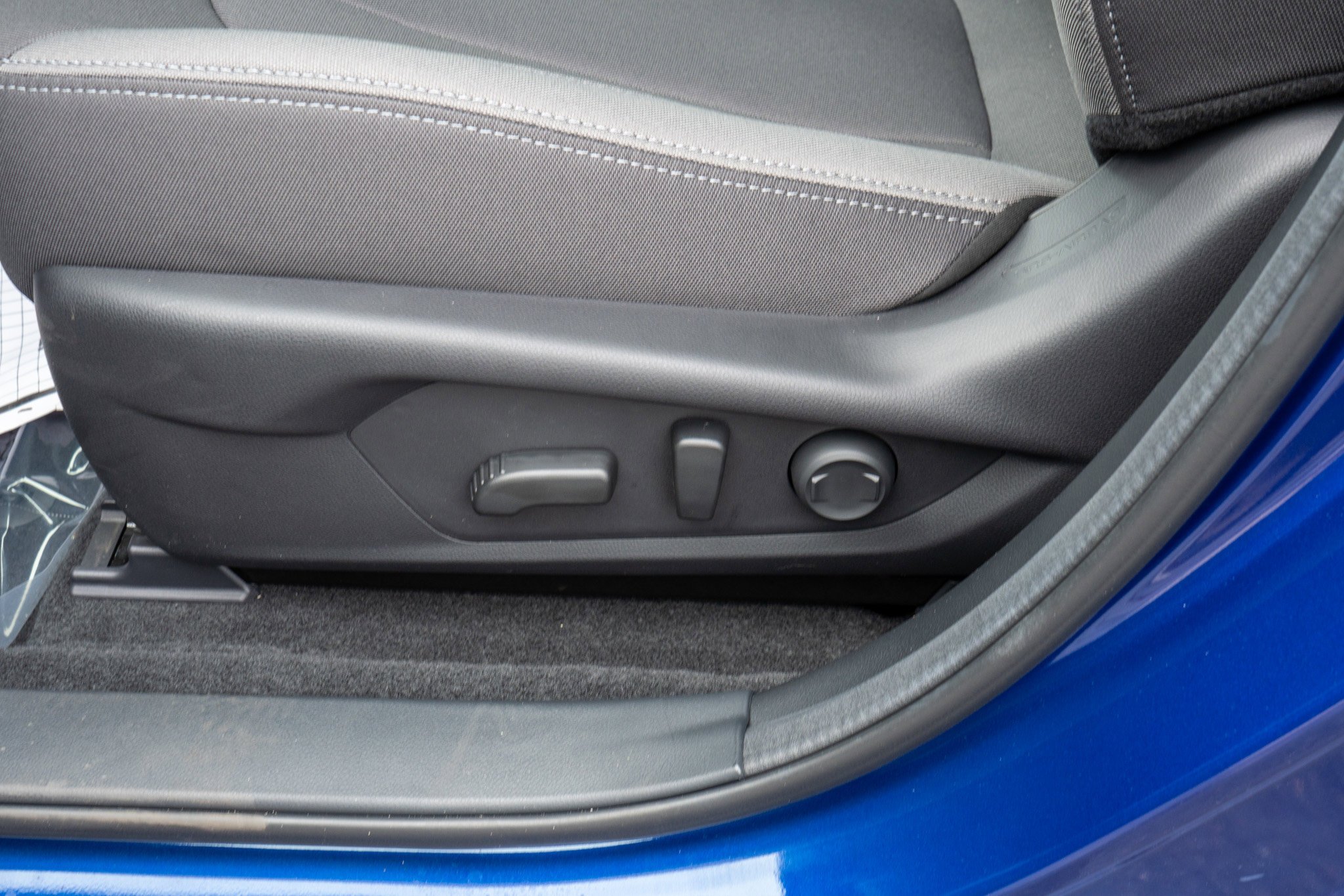 New 2026 SAPPHIRE BLUE PEARL Subaru Premium image 30