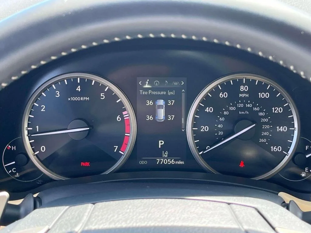 Used 2021 Eminent White Pearl Lexus  image 3