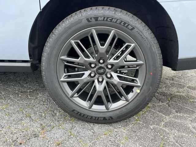 New 2027 Glacier Gray Metallic Tri-Coat Ford MAX Platinum image 6