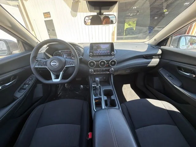 Used 2025 Gray Nissan SV image 17