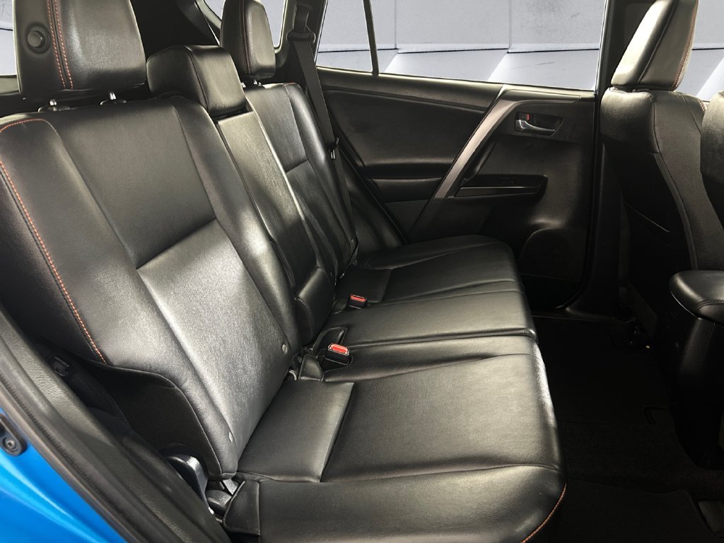 Used 2016 Blue Toyota SE image 16