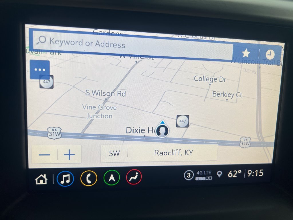 Used 2022 White GMC SLT image 18