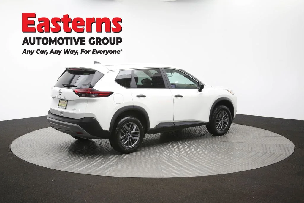 Used 2023 White Nissan S image 43