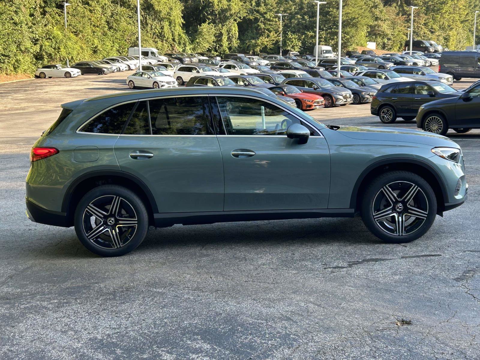 New 2027 Verde Silver Metallic Mercedes-Benz GLC 300 SUV image 5