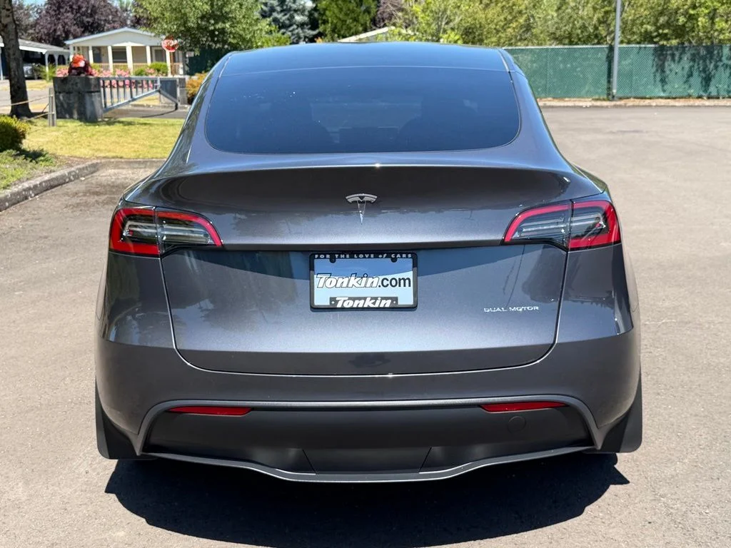 Used 2023 Midnight Silver Metallic Tesla Long Range image 7
