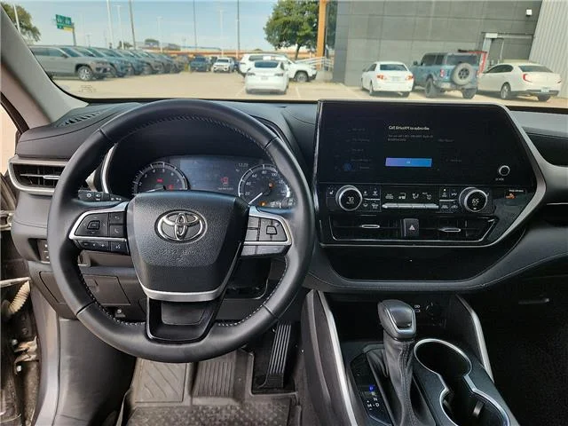 Used 2023 Magnetic Gray Metallic Toyota XLE Front-Wheel Drive image 11