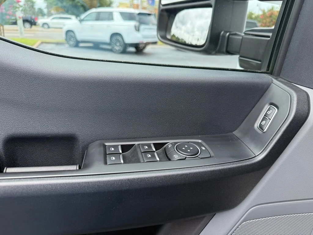Used 2025 White Ford XL image 14