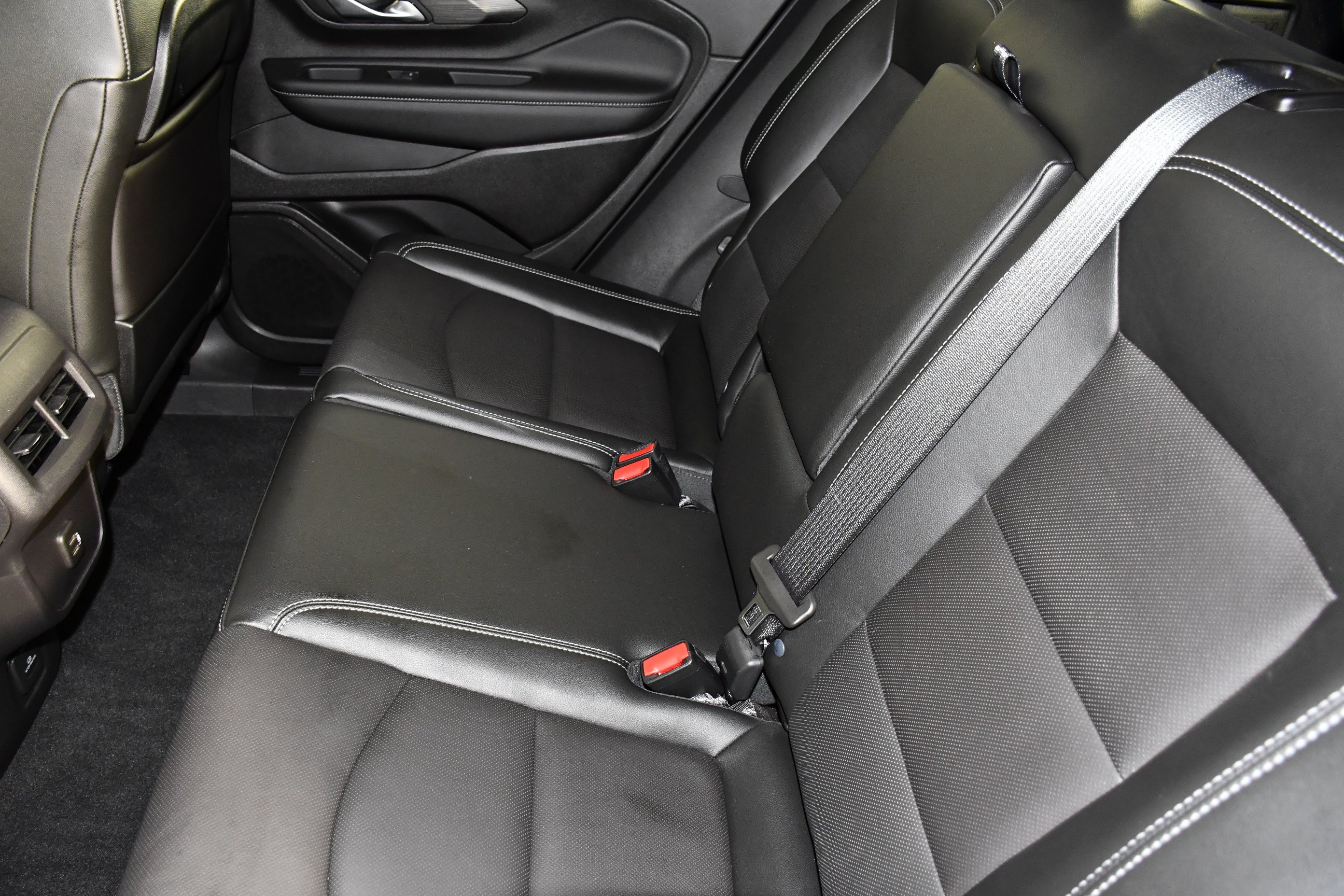 Used 2024 Sterling Metallic GMC SLT image 50