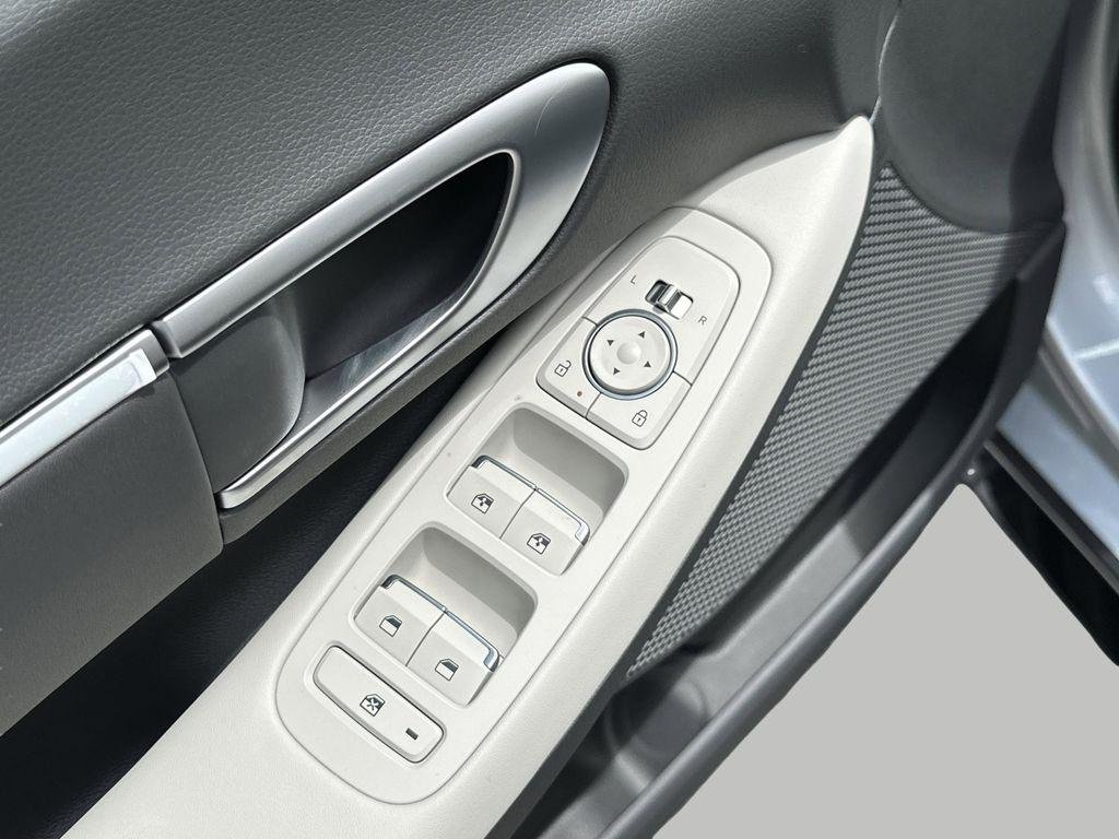 New 2026 Aero Silver Hyundai SEL Sport image 15