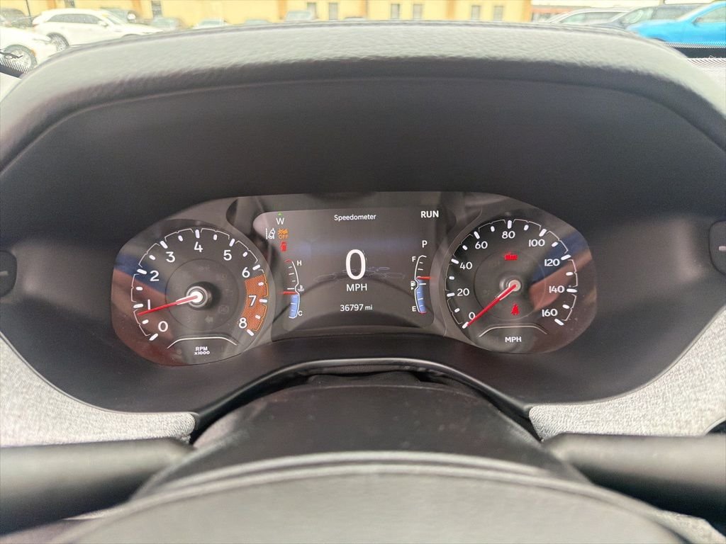 Certified Used 2022 White Jeep Latitude Lux image 11