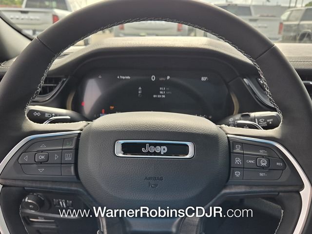New 2026 Diamond Black Crystal Pearl-Coat Exterior Paint Jeep Laredo image 22