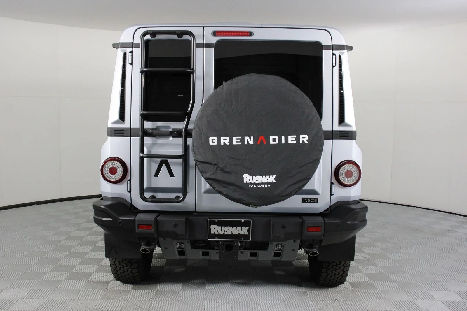 New 2025 Sterling Silver Metallic INEOS Fieldmaster Edition image 5