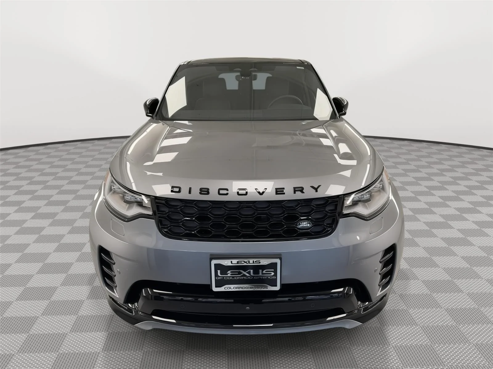 Used 2025  LAND ROVER SE image 7
