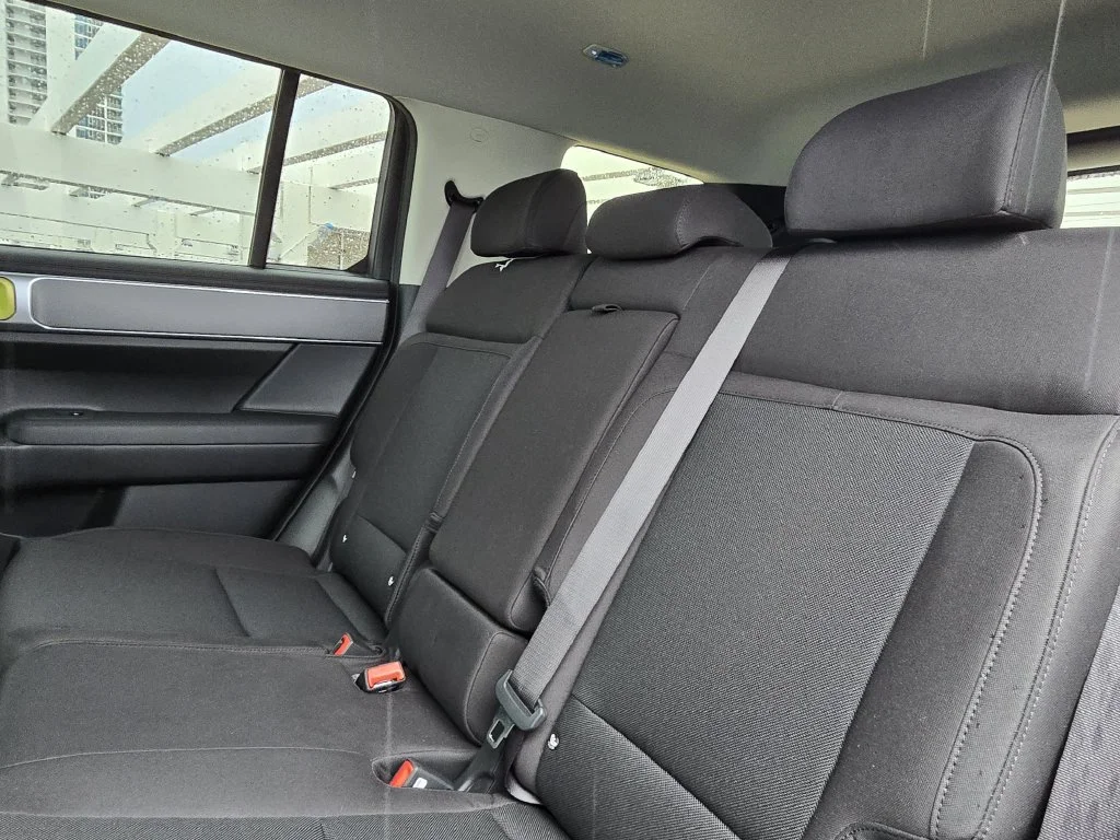 New 2027 Gray Hyundai SE image 24