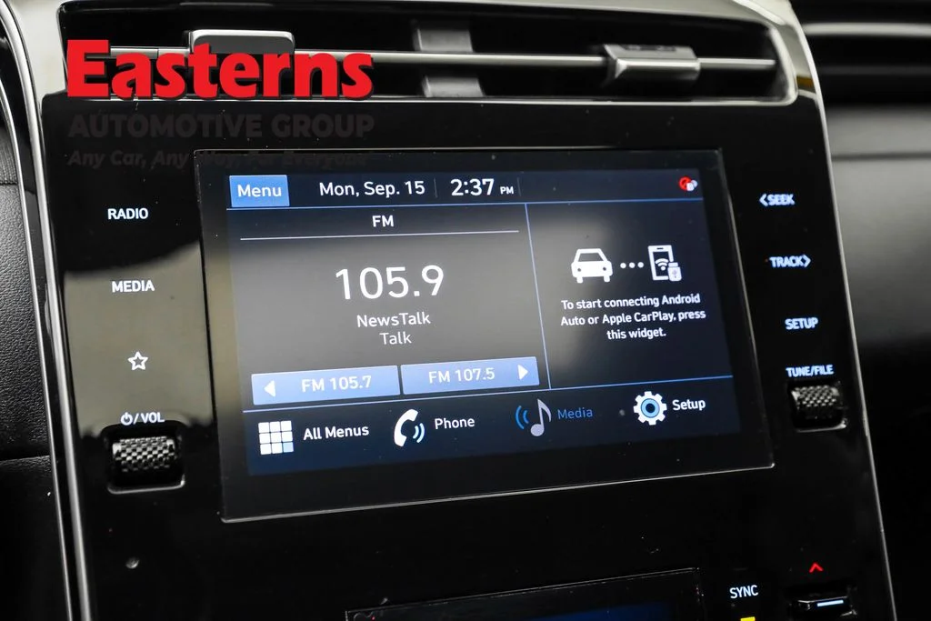 Used 2022 Black Hyundai SEL image 19