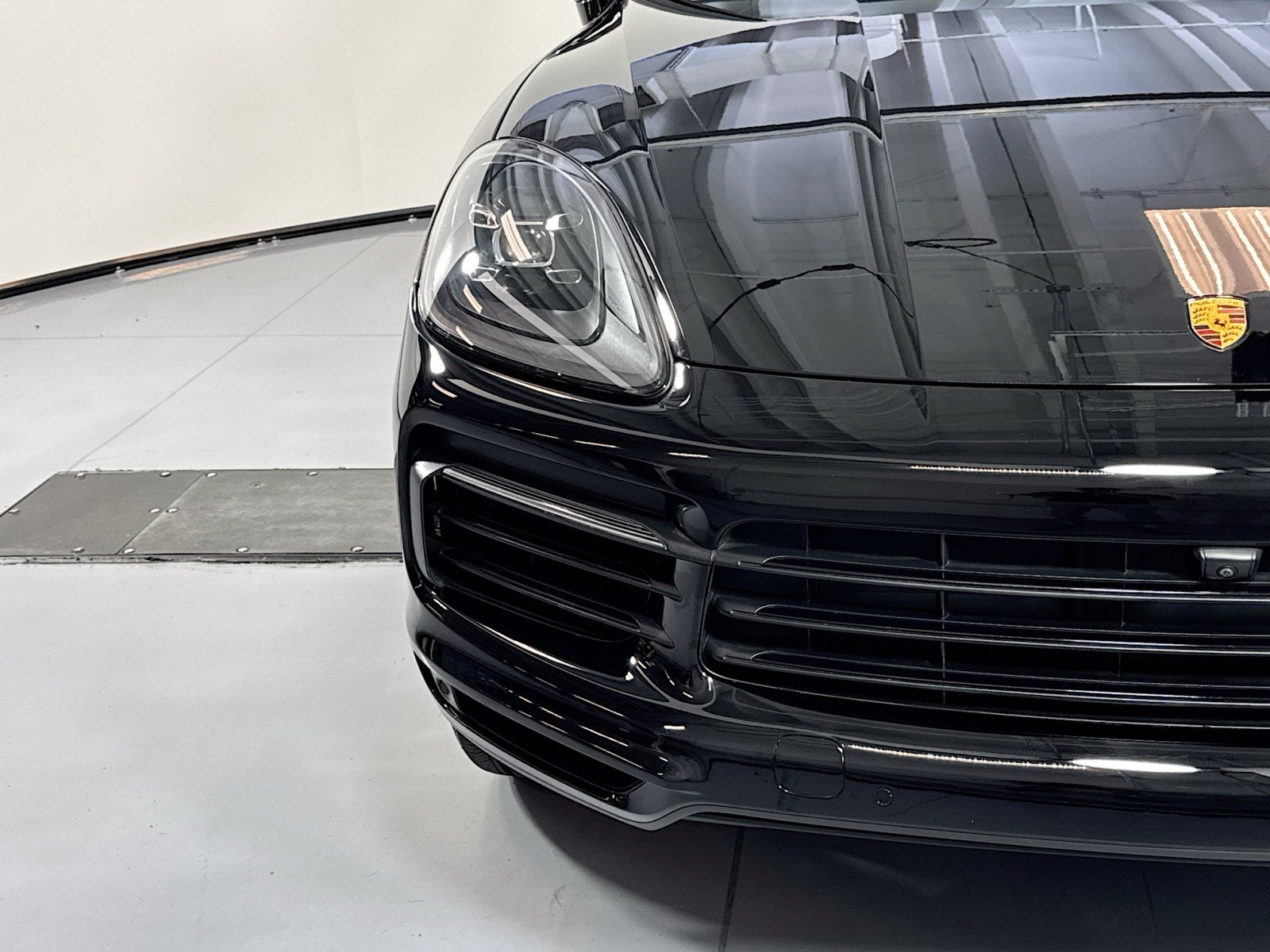 Used 2023 Black Porsche Platinum Edition image 27