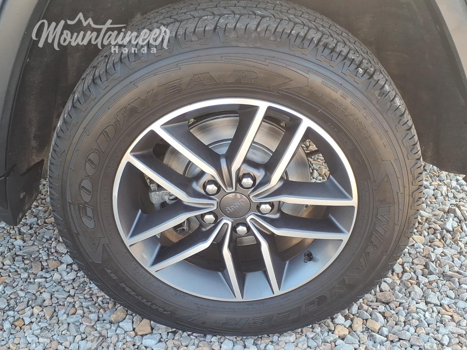 Used 2021 Slate Blue Pearlcoat Jeep Limited image 11