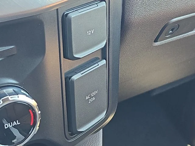 Used 2024 White Ford King Ranch image 39