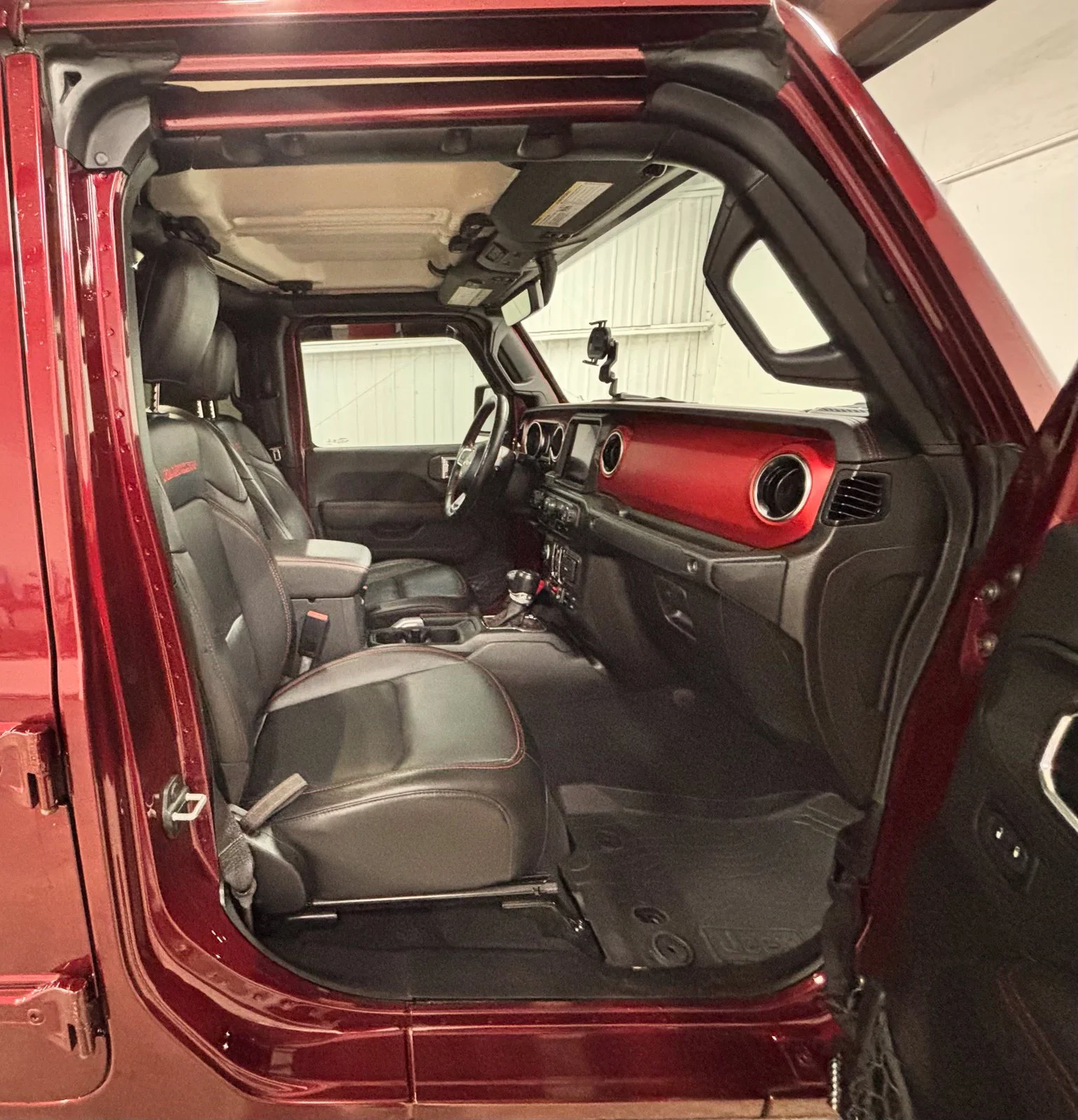 Used 2021  Jeep Rubicon image 18