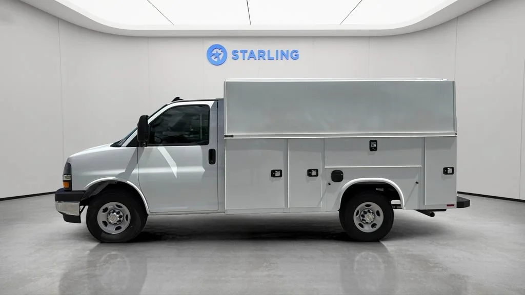 New 2026 Summit White Chevrolet 1WT image 3
