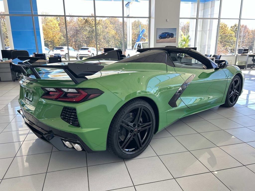 New 2026 Roswell Green Metallic Chevrolet 2LT image 4