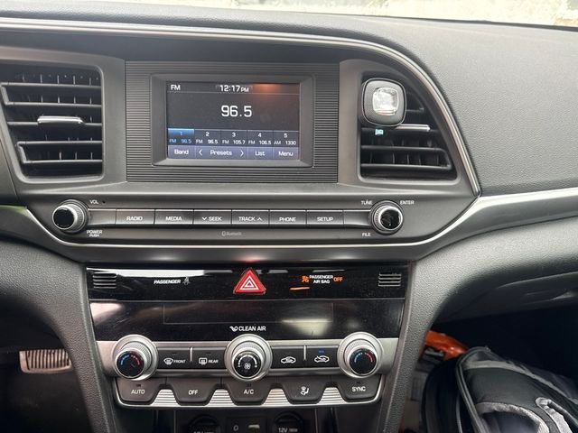 Used 2020 Phantom Black Hyundai SE image 8