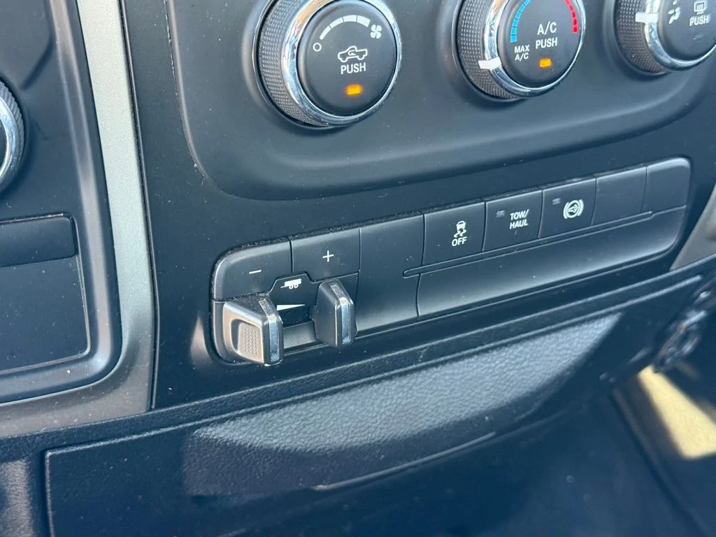 Used 2018 White Ram SLT image 24