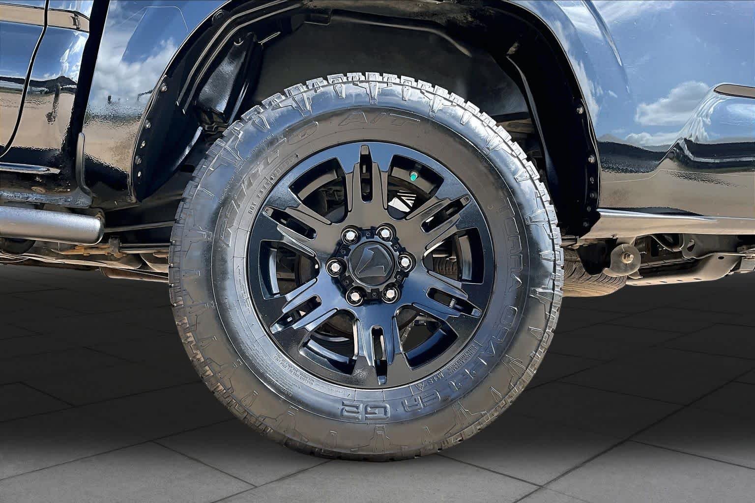 Used 2022 Midnight Black Metallic Toyota SR image 11