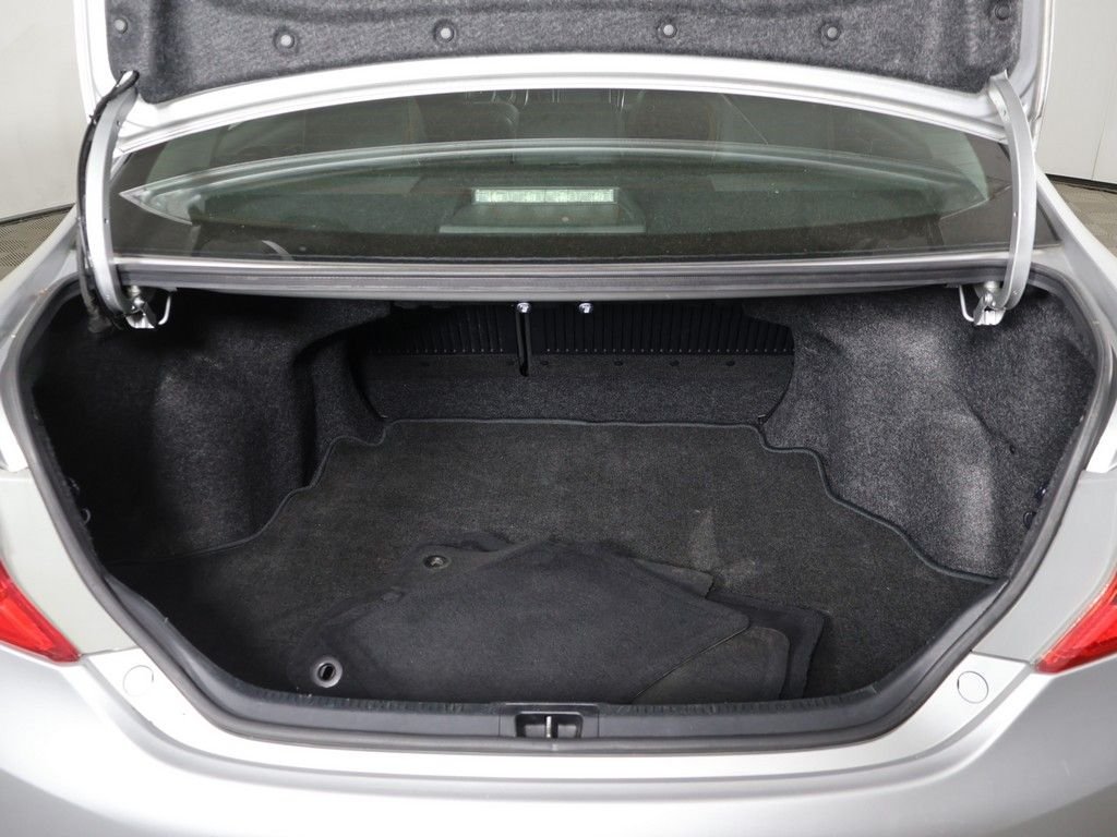 Used 2013 Silver Toyota SE image 15