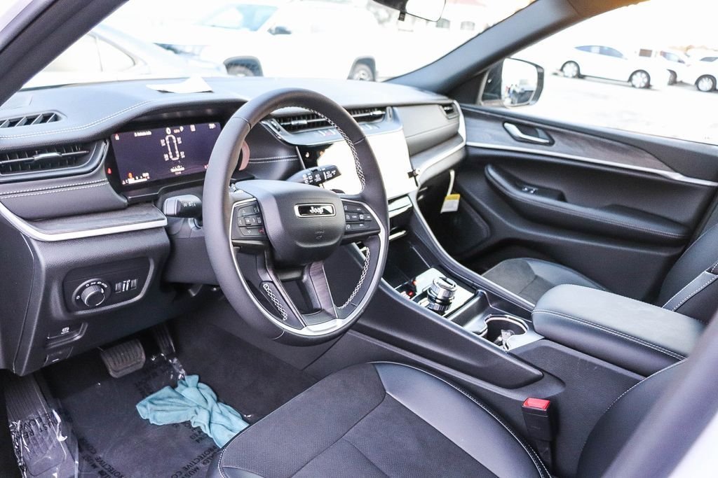 New 2026 Bright White Clearcoat Jeep Altitude image 22