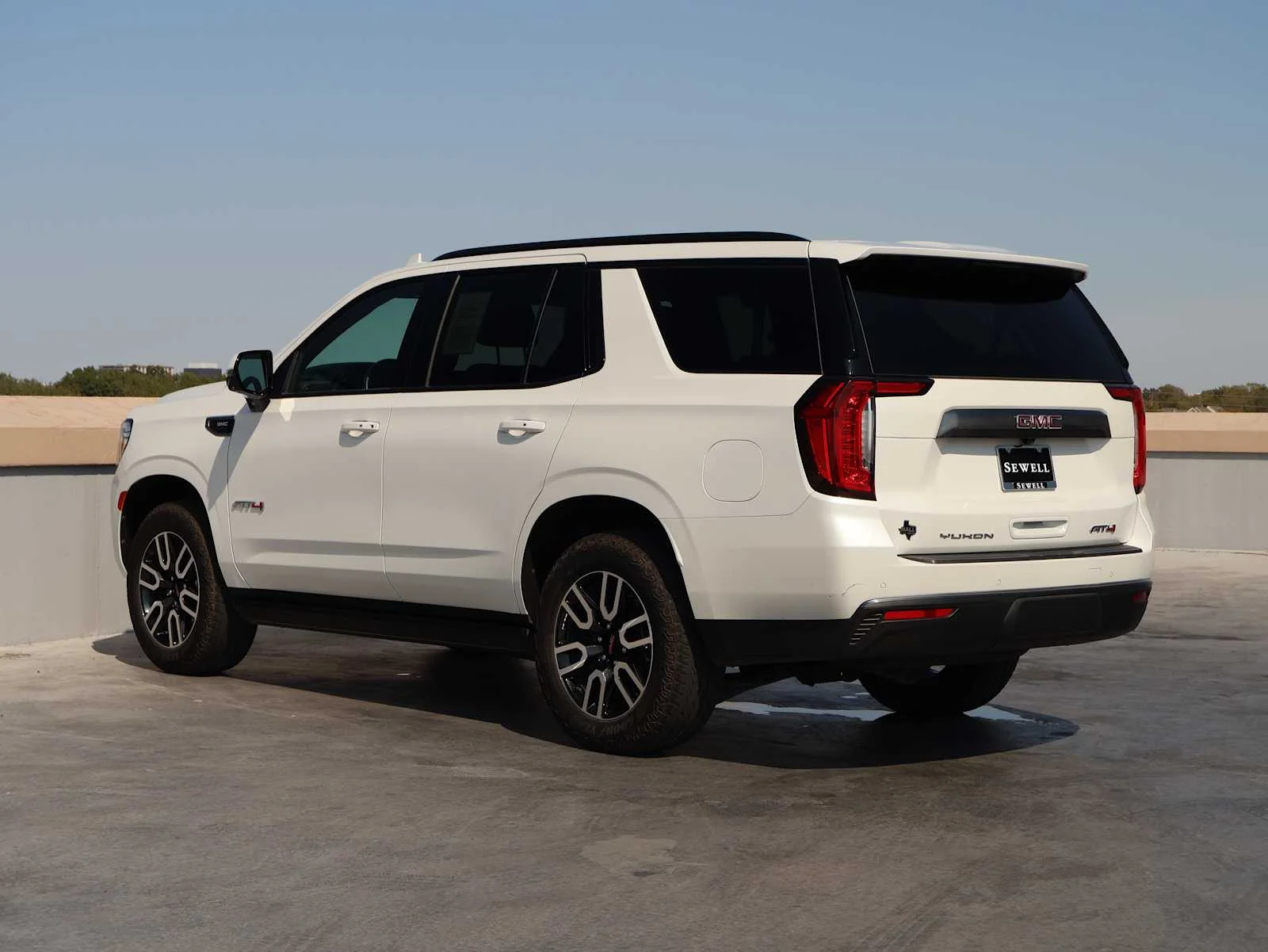Used 2024 White Frost Tricoat GMC AT4 image 6