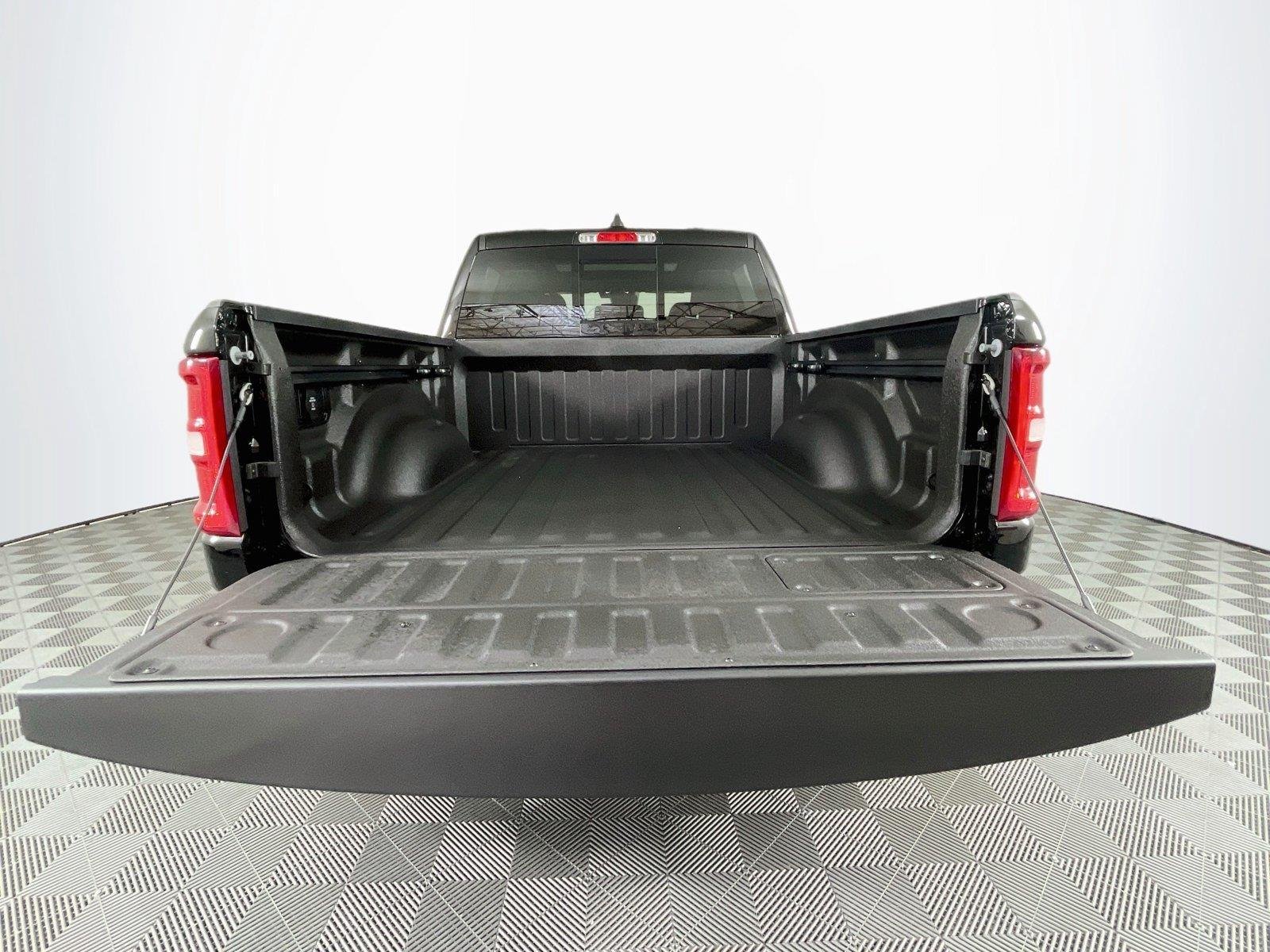 Used 2026 Diamond Black Crystal Pearlcoat Ram Laramie image 29