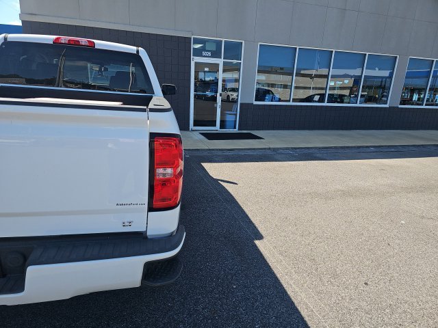Used 2017 White Chevrolet LT image 7