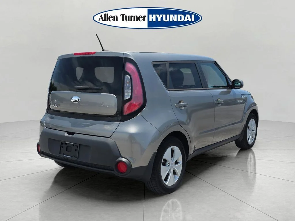 Used 2016 Titanium Gray Kia Base image 8