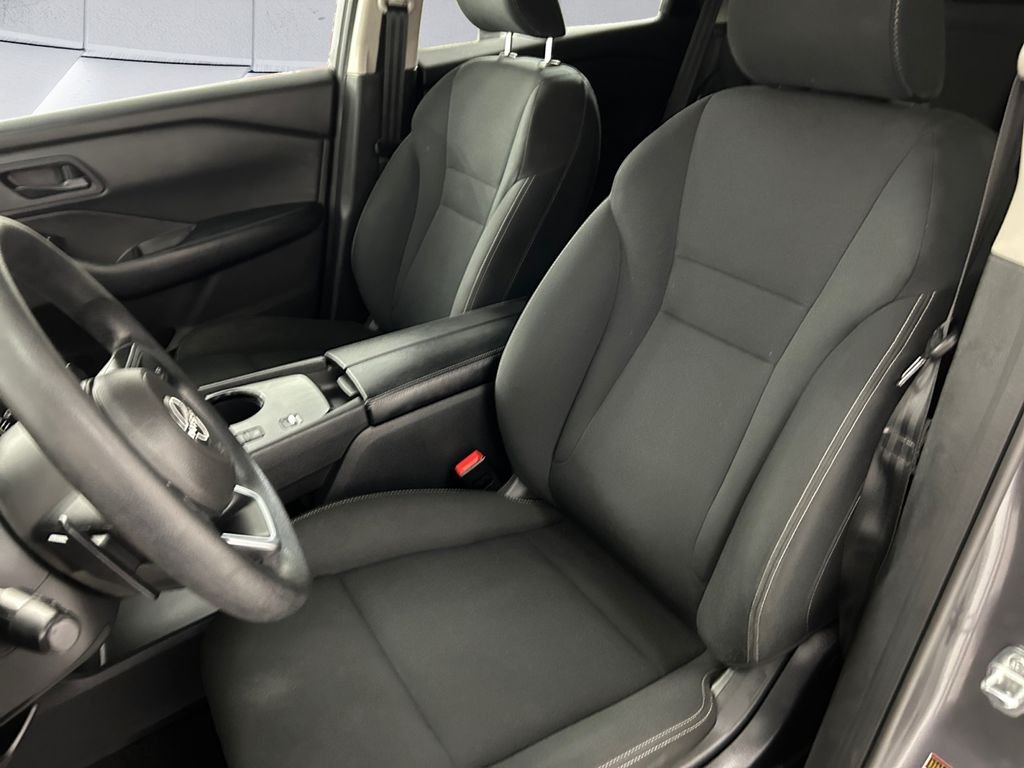 Used 2024 Gray Nissan S image 8