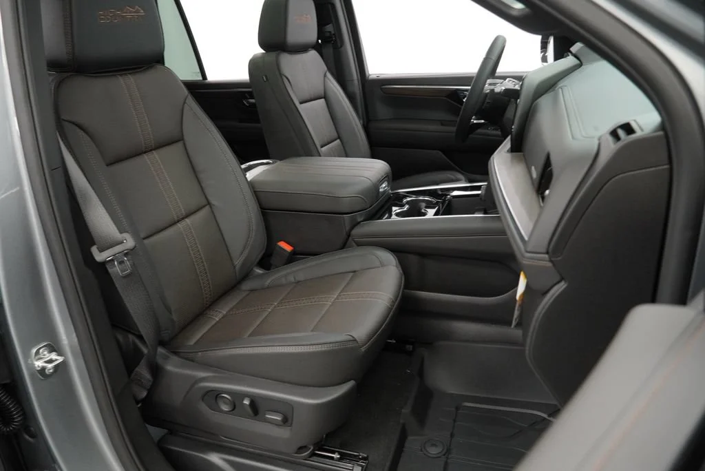 New 2026 Sterling Gray Metallic Chevrolet High Country image 32