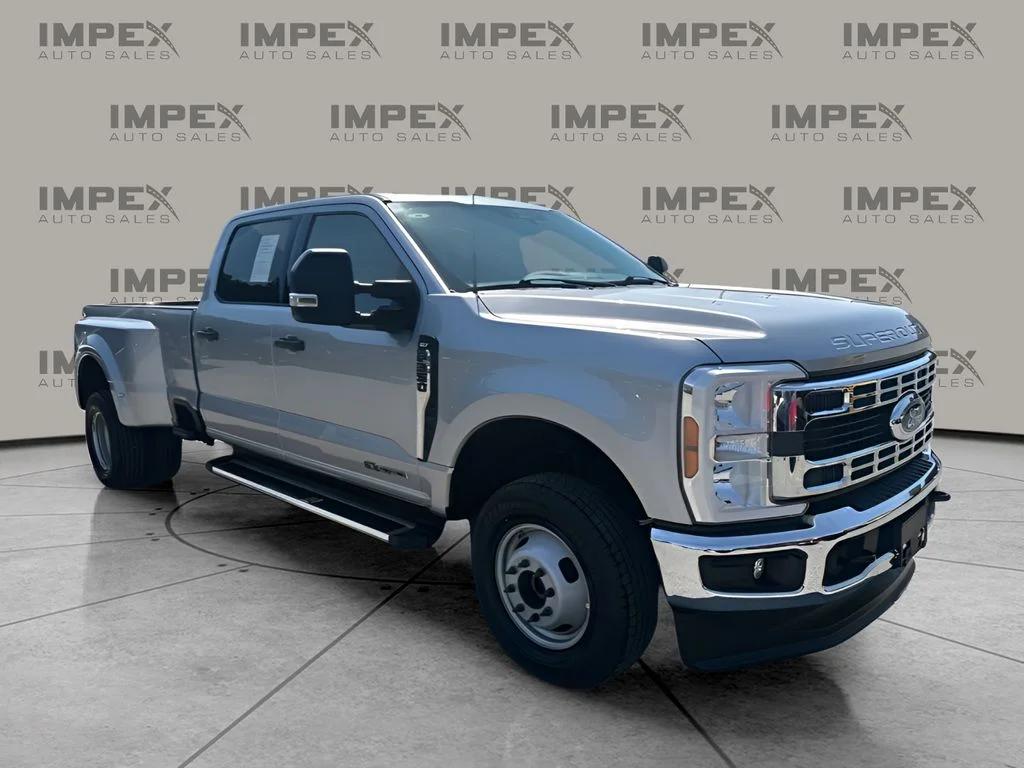 Used 2024 Silver Ford XLT image 7