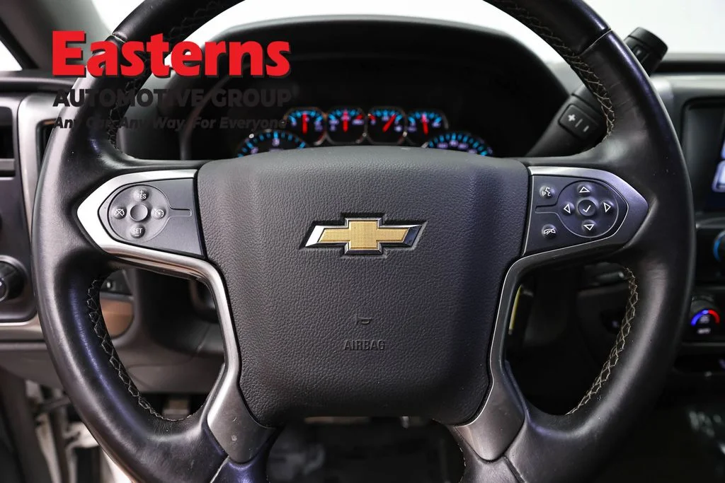 Used 2015 White Chevrolet LT image 10