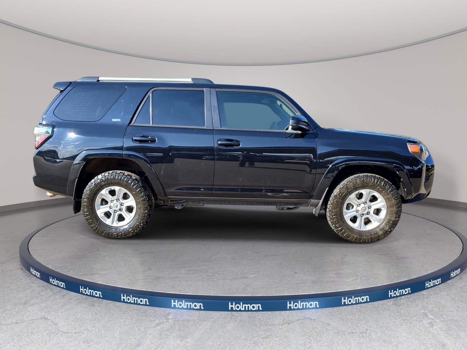 Used 2021 Black Toyota SR5 image 5