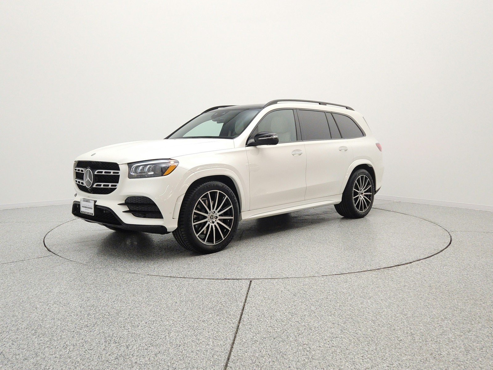 Used 2023 MANUFAKTUR Diamond White Metallic Mercedes-Benz GLS 450 4MATIC® SUV image 1