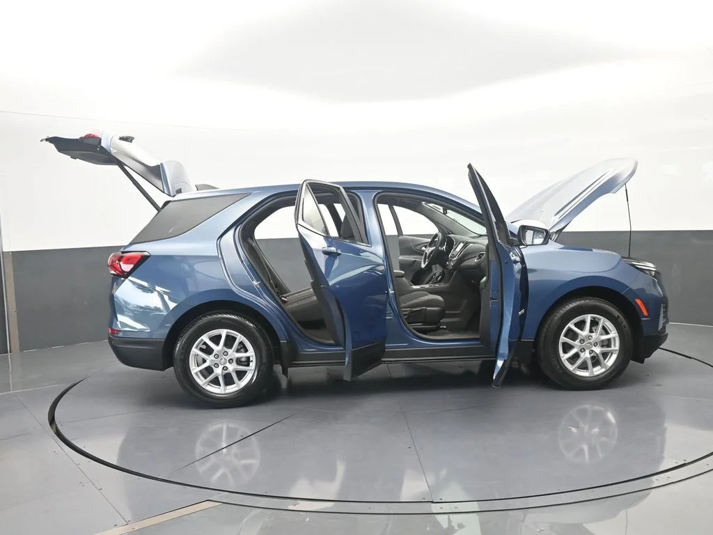 Used 2024 Lakeshore Blue Metallic Chevrolet LT image 70
