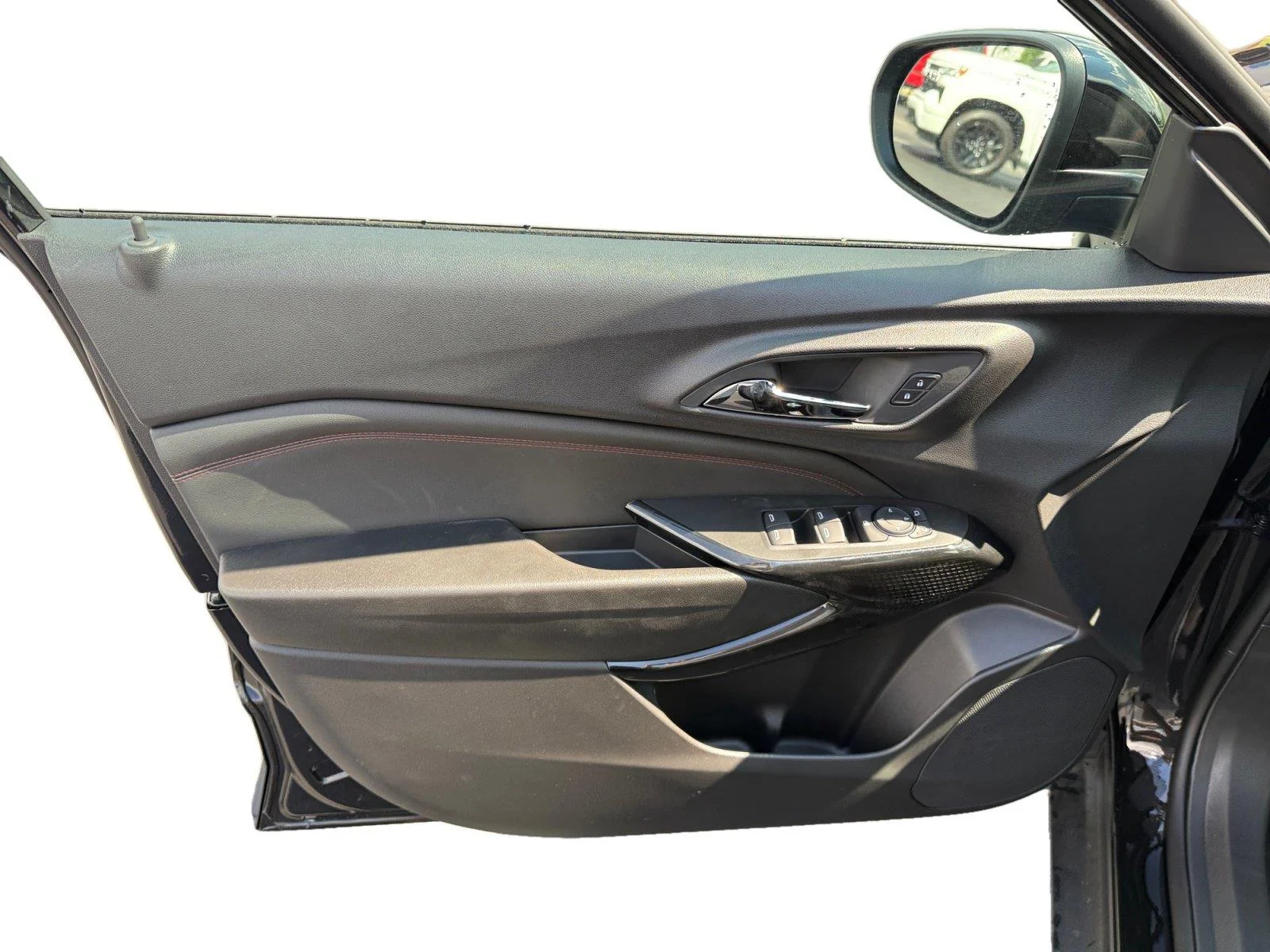 2026 Chevrolet Trax RS - Photo 9