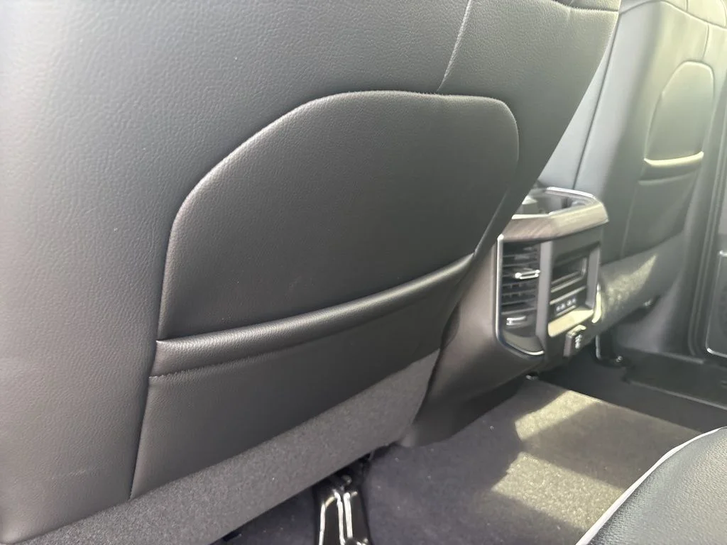 New 2026 Diamond Black Crystal Pearl-Coat Exterior Paint RAM LARAMIE image 35