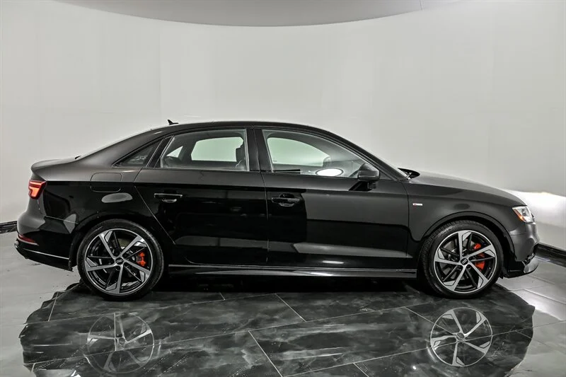 Used 2020 Brilliant Black Audi quattro S line Premium 45 image 10