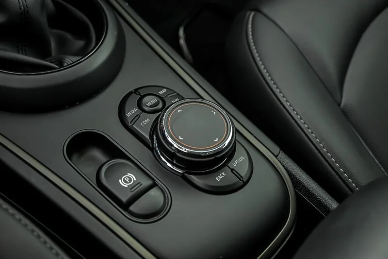 Used 2019 Midnight Black Metallic MINI Cooper ALL4 image 27