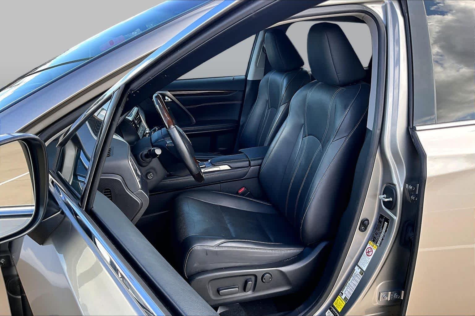 Used 2018 Atomic Silver Lexus  image 8