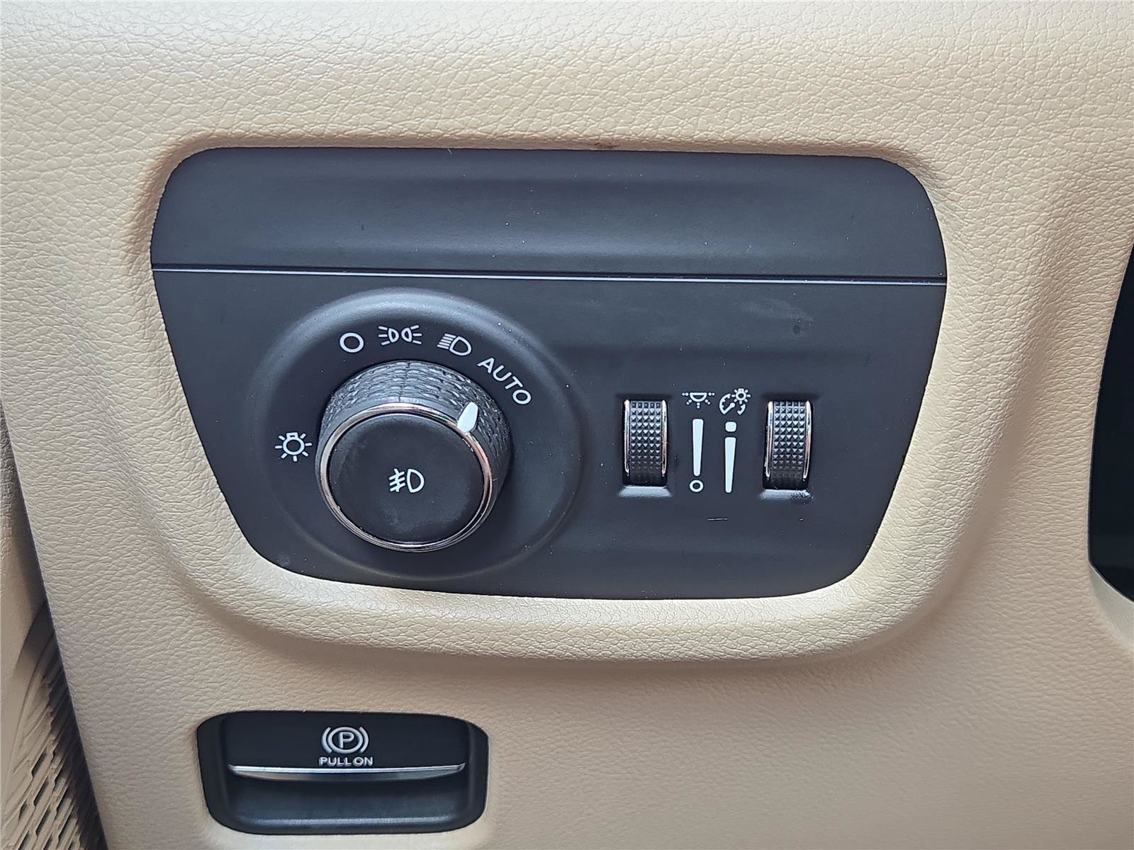 Used 2023 Bright White Clearcoat Jeep Limited image 22