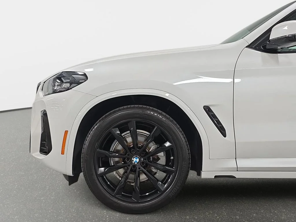 Used 2023 White BMW sDrive30i image 10